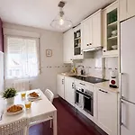Calido Y Acogedor En El Centro De Con Parking Privado Apartment