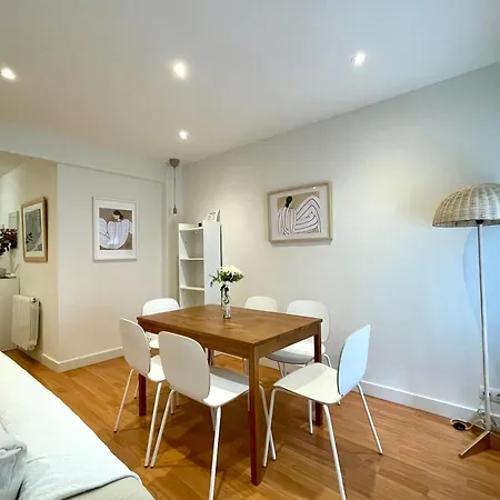 Apartmán Calido Y Acogedor En El Centro De Con Parking Privado