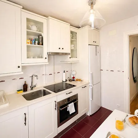 Apartamento Cálido Y Acogedor En El Centro De Con Parking Privado *