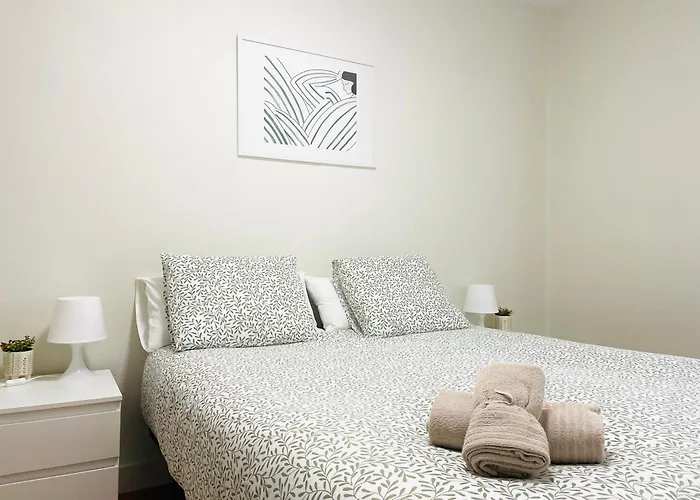 Calido Y Acogedor En El Centro De Con Parking Privado Lägenhet *