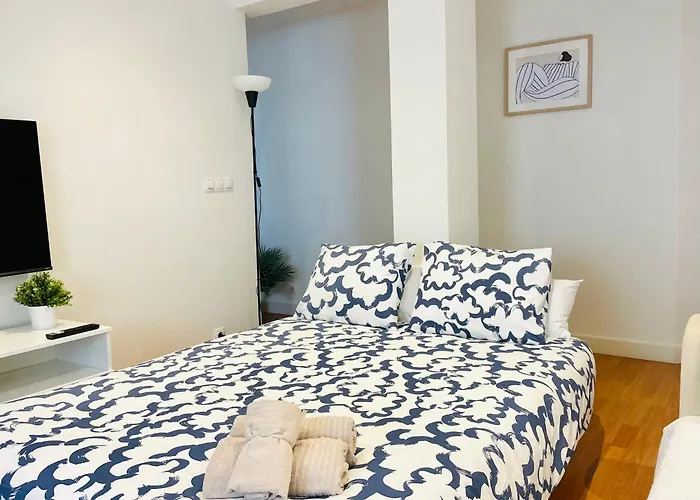 Calido Y Acogedor En El Centro De Con Parking Privado Lägenhet *