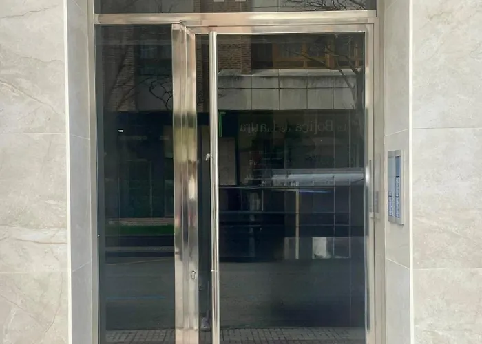 Calido Y Acogedor En El Centro De Con Parking Privado Lägenhet *